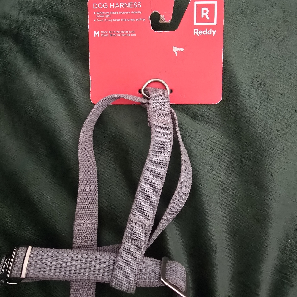 NWT REDDY DOG HARNESS GRAY  Medium